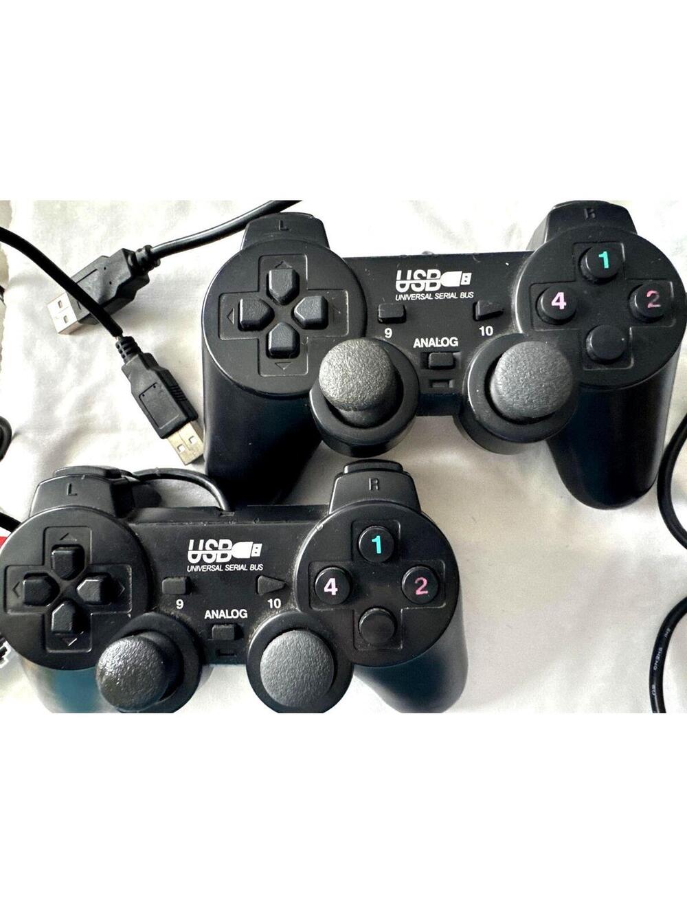 2 Black USB Universal Serial Bus 706L Wired Gaming Controllers Untested